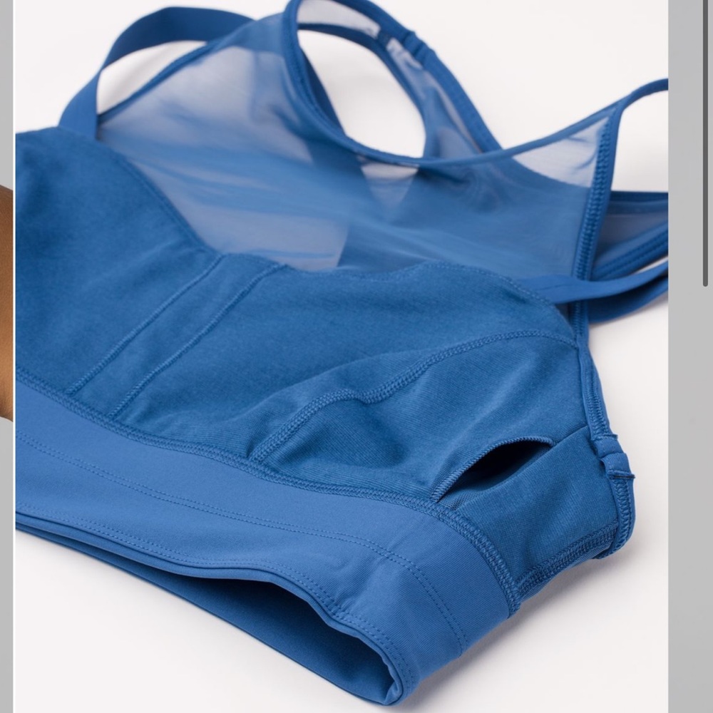 Lululemon sports bra